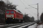 Die 232 905-0 fuhr am 06.01.2011 Solo bei Regen durch Bottrop.