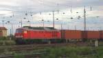 DB 232 529-8 mit Containerwagen in Halle (S) Hbf; 09.08.2011