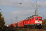 Die 232 904 zieht am 31.10.11 einen Kalkzug ins Rheinkalkwerk nach Flandersbach durch Ratingen-Lintorf.