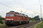232 587-6 und 233 321-9 passieren am 28.06.2013 Dresden-Stetzsch richtung Westen
