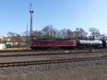 Geraer Bahnbetrieb BBG Ludmilla, 232 529-8 ( 9280 1232 529-8 D-GERA ) bringt einen Kesselwagenzug nachhause. Am Ende des Zuges rollt die 250 137-7 mit. Standort Bahnsteig 5
