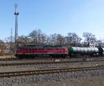 Geraer Bahnbetrieb BBG Ludmilla, 232 529-8 ( 9280 1232 529-8 D-GERA ) bringt einen Kesselwagenzug nachhause. Am Ende des Zuges rollt die 250 137-7 mit. Standort Bahnsteig 5