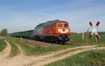 Die 232 909 mit einem Sandzug auf der Wismutbahn bei Linda b. Weida aufgenommen am 28.04.26 auf dem Weg zum Erzbunker bei Braunichswalde.