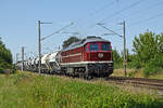 Mit dem Dolomitzug aus Brandenburg am Haken rollte am 24.06.26 232 673 des Bahnbetriebs Gera durch Greppin Richtung Bitterfeld.