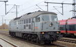 BMTI Rail Service GmbH (STRABAG), Berlin mit   232 105-9  [NVR-Nummer: 92 80 0232 105-9 D-BRS] am 16.11.21 Durchfahrt Bf.