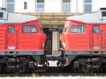 In Wismar wird links gerade die 233 698 an die 232 421 abgestellt. 20.06.2007