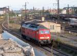 232 401 in Dresden-Friedrichstadt neben dem Pfeiler der abgebrochenen alten Waltherbrcke(25.09.2003)  