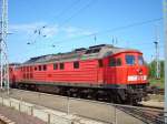 Am 18.05.08 wartete 232 414-3 im Bahnhof von Wismar auf ihre nchste Leistung.