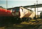 Bereits im Januar 2000 war das Bw Stralsund zur Einsatzstelle herab gestuft wurden.Der gesamte Bestand an 143zigern ging zum Bh Rostock.Einige 232ziger und die Rangierloks wechselten zum Bh Rostock Seehafen.Einige Gleise und auch die drei Lokschuppen im Bw waren schon gesperrt.232 314 stande im Januar 2000 auf einem noch genutzten Abstellgleis in der Einsatzstelle Stralsund.Wenige Monate spter war das ganze Gelnde vom Bw geschlossen.