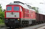 Die 232 905-0 zieht einen Gz durch Duisburg Neudorf am 25.05.2010