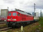 Ein sehr seltener Gast in der Abstellanlage in der Mannheimer   Strae im Gleisvorfeld des Hauptbahnhofs Frankfurt am Main:  232 347 stand am 28.09.2005 dort abgestellt, ein ebenfalls 