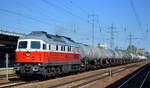 DB Cargo AG mit  232 105-7  [NVR-Nummer: 92 80 1232 105-7 D-DB] und gemischtem Kesselwagenzug am 11.09.19 Bahnhof Flughafen Berlin Schönefeld.