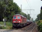 232 253-5 ist mit einem mit Stahl beladenen Gterzug bei Bochum-NOKIA auf dem Weg nach Bochum.