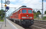DB Cargo AG mit dem Lokzug mit  232 567-8  (NVR-Nummer  92 80 1232 567-8 D-DB ) mit  232 045-5  [NVR-Nummer: 92 80 1232 045-5 D-DB] am Haken am 08.09.20 Durchfahrt Bf. Golm (Potsdam).