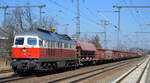 DB Cargo AG mit  232 303-8  (NVR-Nummer  92 80 1232 303-8 D-DB ) und gemischtem Güterzug und hinten dran  298 326-0  Richtung Rbf.