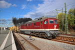 BR 232 223 mit Bauzug am 16.10.2022 vom Solinger HBF in Richtung Remscheid HBF unterwegs