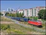 232 572 wartet auf die Bereitstellung des damals noch komplett nachtblauen CNL in Berlin Warschauer Str., 21.09.06.