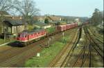 Am 1. April 1999 faehrt 232456 mit einem Gueterzug aus Bautzen durch Radeberg.