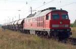 232 444-0, mit ihrem Kieszug aus Rblingen am See kommend, fhrt am 07.09.04 in krze durch den Bf Angersdorf.