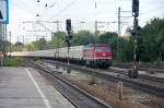 232 690-8 mit ganz besonderen Wagen der Firma  inno freight . Dieser stattliche  Wood-Tainer -Leerzug durchfhrt den Pasinger Bahnhof am 02.07.08 mit Ziel Italien. In Wood-Tainern wird Hackgut fr Wrme-, Papier- und Plattengewinnung (MDF) transportiert. Beteiligte Transport-Lnder sind sterreich, Schweiz, Italien, Tschechien und Deutschland.