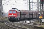 232 587 durchfhrt den Bhf von Duisburg Rheinhausen. 25.11.2008