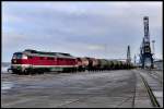 232 004-2 mit Biodieselkessel im Nordhafen von Stralsund.  am 05.12.08 