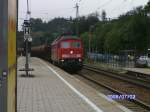 232 352-5 aus Richtung Kaufbeuren/Kaufering in Richtung Mnchen bei der Durchfahrt in Geltendorf am 23.07.2009.