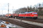 232 498 mit einem gemischten Gterzug bei der Ausfahrt aus Eberswalde am 01.04.2010