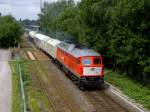 Ein Bild mit seltenheitswert, weil der Gterverkehr auf beiden Strecken schon lange ruht, hier fahren sonst nur die Uranzge von Urenco nach Russland und eben die Zge der Regionalbahnlinie 64 und 51.
Hier zieht 232 908-4 den Unkrautspritzzug.
Hinten schiet 232 906.
Dieser Zug fhrt ber diese Weiche um zur Strecke nach Dortmund zu wechseln.
Ziel des Zuges ist mir leider nicht bekannt.
13.06.2010