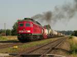 Ja genau so hatte ich mir das vorgestellt! Ein kleiner Traum ist wahr geworden, endlich auch einmal ins Dieselparadies! Hier zu sehen 232 668 bei einer Scheinanfahrt da sie kurz davor stehen bleiben musste. (16.07.2010, Tssling)