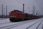 232 388-9 fhrt am 27. Dezember 2010 mit einem Kohlezug durch Duisburg Bissingheim