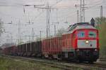 232 902 am 7.4.11 mit einem Gterzug in Ratingen-Lintorf.