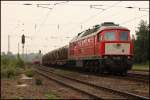 232 908 mit  Ltzchen  und Wrmehauben auf dem Weg von Bochum-Nord zurck zu den Stahlwerken in Duisburg. Hier bei Bochum-Riemke am 19.05.2011.