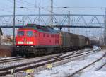 232 395-4 bringt neue Gter zum Fhrhafen Mukran.   (Stralsund am 04.03.06) 