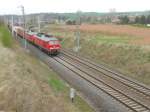 Elbtalumleiter: 232 347+232 673 mit Schachtelexpress am Bogendreieck bei Werdau, kommend aus Zwickau Richtung Reichenbach am 21.04.2012