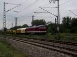 Eine BR 232 mit Bauzug am 31.07.11 in Mannheim 