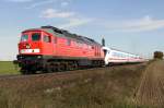 Die 232 240-2 mit Umleiter EC von Graz nach Dortmund ber Mhldorf in Markt Schwaben am 26.10.2013