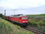 Am 17.08.2006 verlässt 232 403 mit einem Kohleleerzug den Übergabebahnhof der MIBRAG in Mumsdorf. 