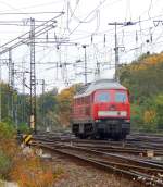 232 498-6 dieselt nach ihrer Übergabe aus dem Güterbahnhof Gremberg Richtung Köln West.

Gremberg 24.10.2015