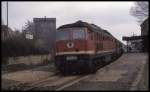 232014 hält am 18.2.1993 um 15.46 Uhr mit dem Ex 4984 nach Magdeburg in Hettstedt.