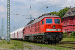 232 528-0 wartet am 28.05.2016 mit ihrem Kalkzug in Richtung Angertalbahn in Höhe des alten Bahnhofs Ratingen-Lintorf.