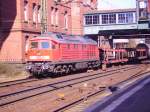 232 464-8 fhrt mit einem Autozug durch Harburg. 4.4.07