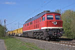 Lokomotive 232 535-5 mit einem Bauzug am 13.04.2020 in Lintorf.