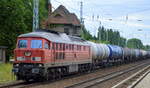 LEG - Leipziger Eisenbahnverkehrsgesellschaft mbH, Leipzig mit  232 416-8  [NVR-Nummer: 92 80 1232 416-8 D-LEG] und Kesselwagenzug (leer) Richtung Stendel am 04.07.20 Berlin Buch.