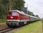 232 356-6 mit WFL SDZ von Warnemünde nach Potsdam bei der Durchfahrt am 12.08.2023 in Rostock-Bramow.