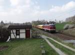 232 550 der DGT fuhr am 06.04.14 mit einem Bauzug durch Röttis/V.