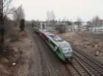 V 300 002 Überführte am 07.03.15 den Hybrid 642 129. Hier zu sehen in Marktredwitz.