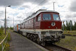 Die 132 426 (232 426) der Nossen-Riesaer Eisenbahn-Compagnie stand am 15.07.2022 in Mukran Mitte auf Gleis 200.