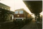 232 045 ist im Dezember 1997 mit ihrer Regionalbahn aus Lubmin Werkbahnhof in Greifswald angekommen.
