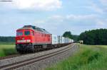 232 259-2 beschleunigt ihren Containerzug Richtung Hof bei Oberteich aus dem Bahnhof Wiesau, 12.06.2013